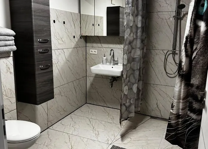 Viktor Ug Апартаменты Лёне